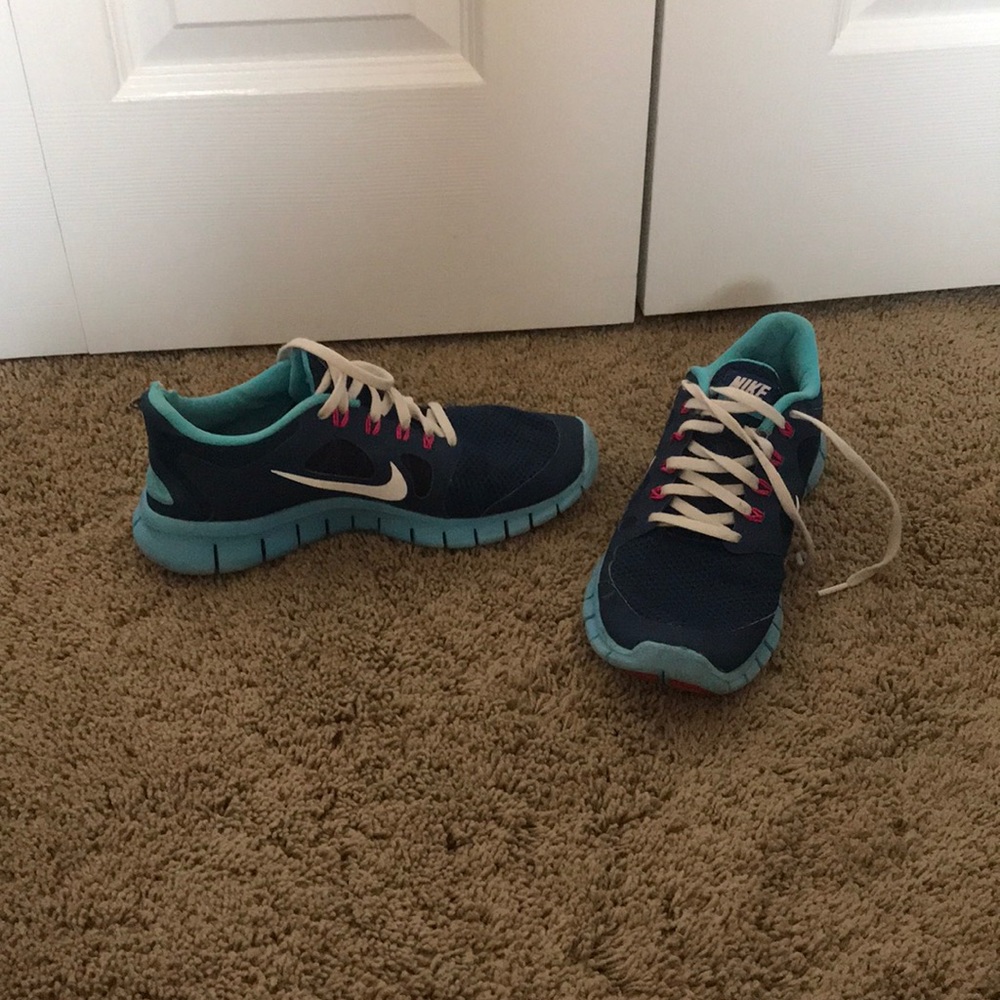 nike tennis shoes